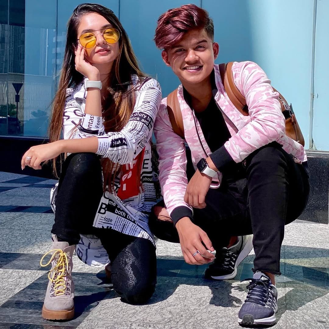 Anushka Sen's Rumored Boyfriend Riyaz Aly Anushka Sen With Rumored Boyfriend Riyaz Aly