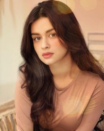 Avneet Kaur career Life