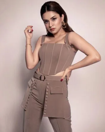 Avneet Kaur Physical Stats