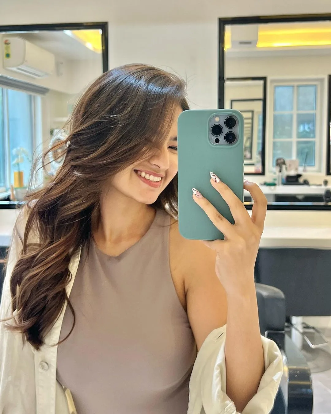 Anushka Sen Social Media Links