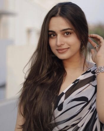 Ayesha Khan Biography