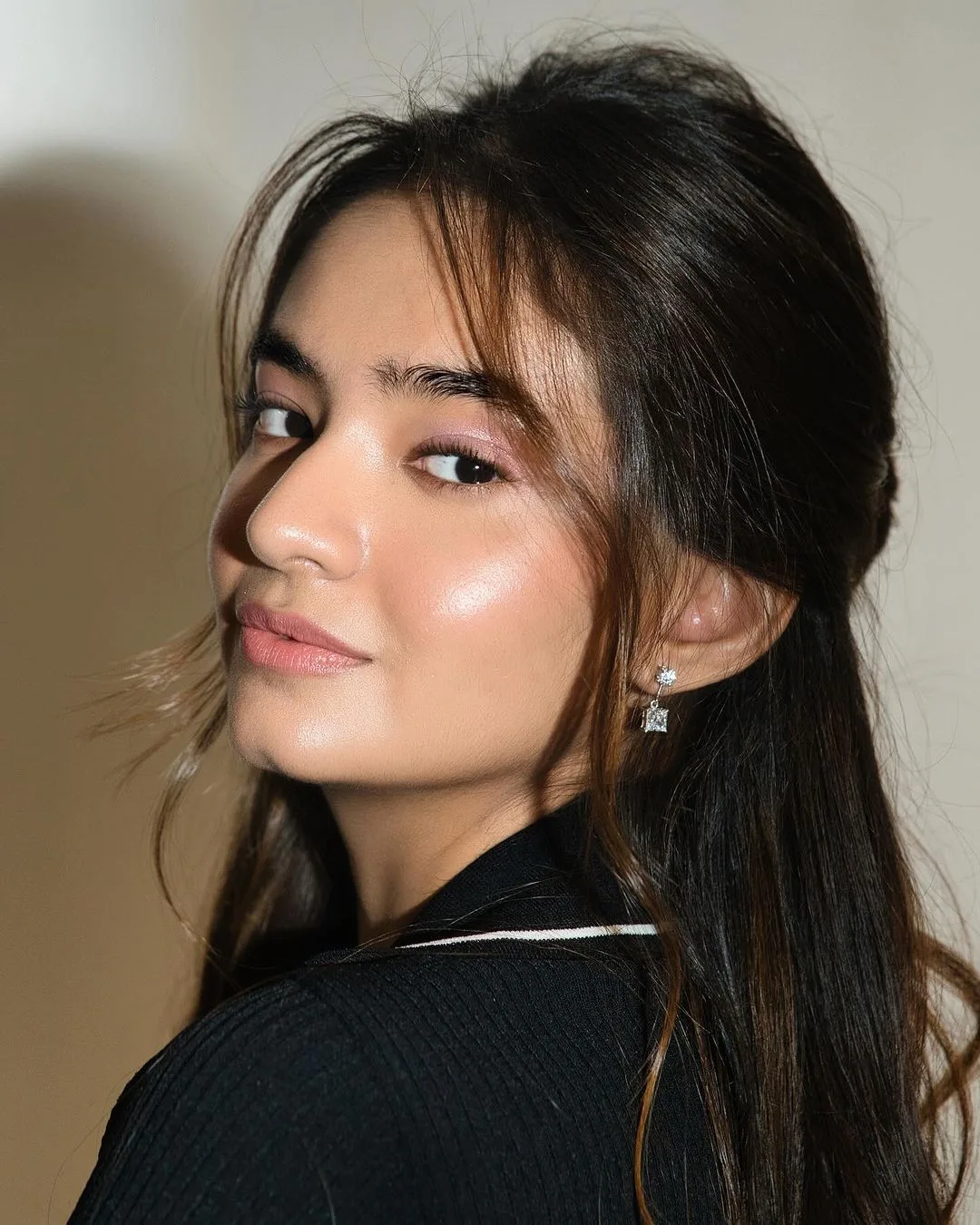 Anushka Sen Social Media Links Anushka Sen Social Media Links