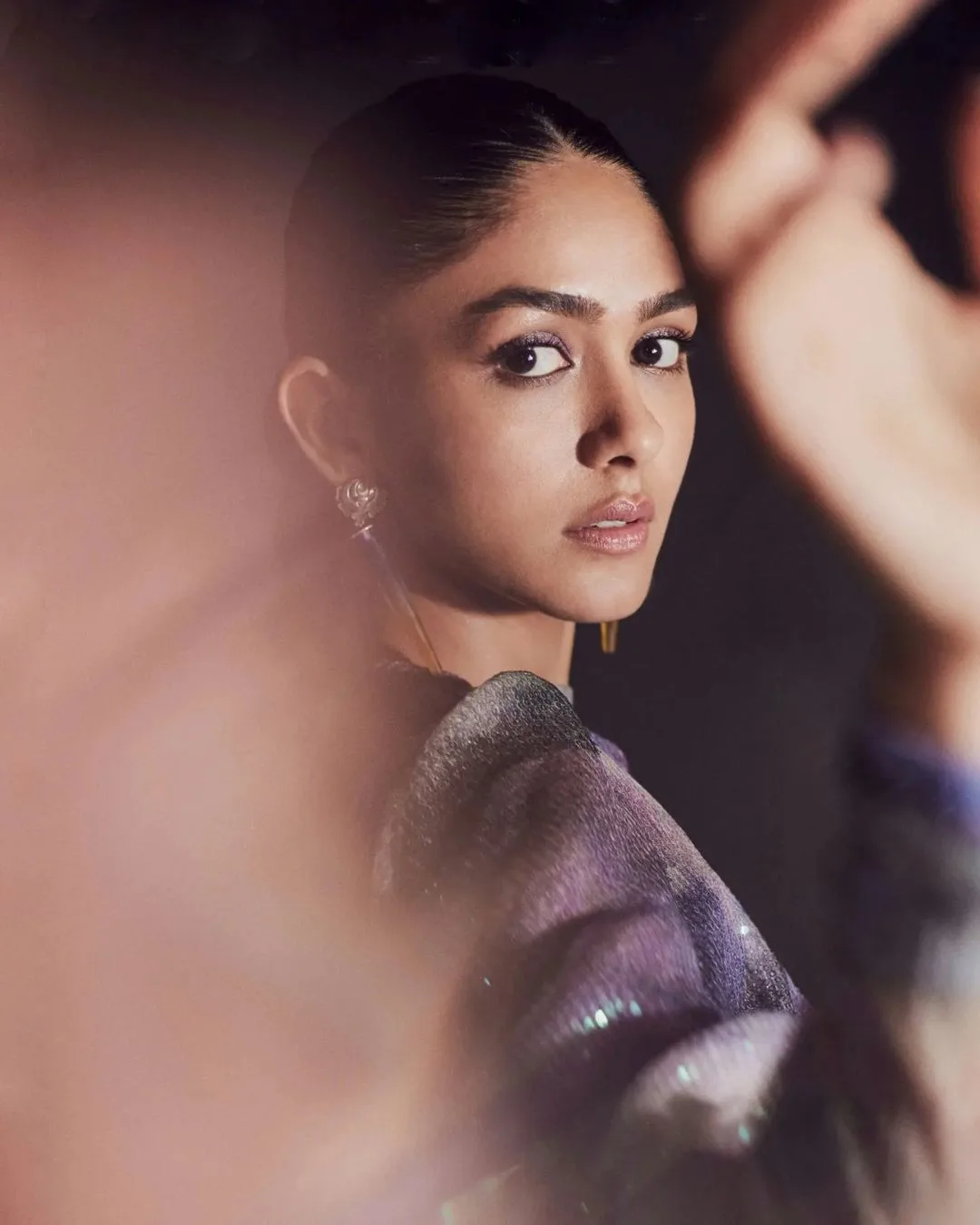 Mrunal Thakur Social Media Links