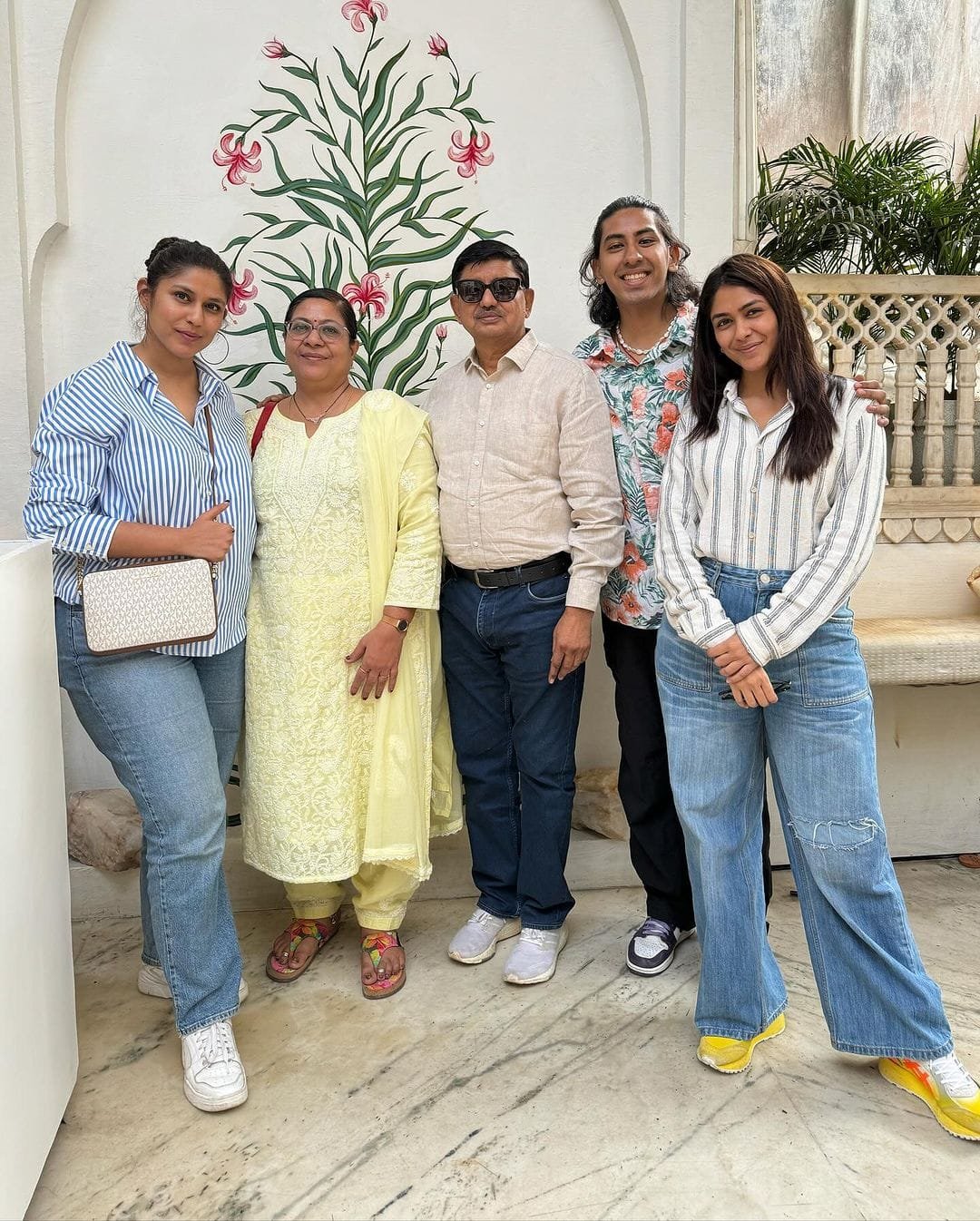 Mrunal Thakur Family