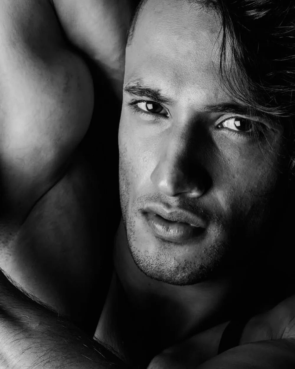 Asim Riaz Social Media Links