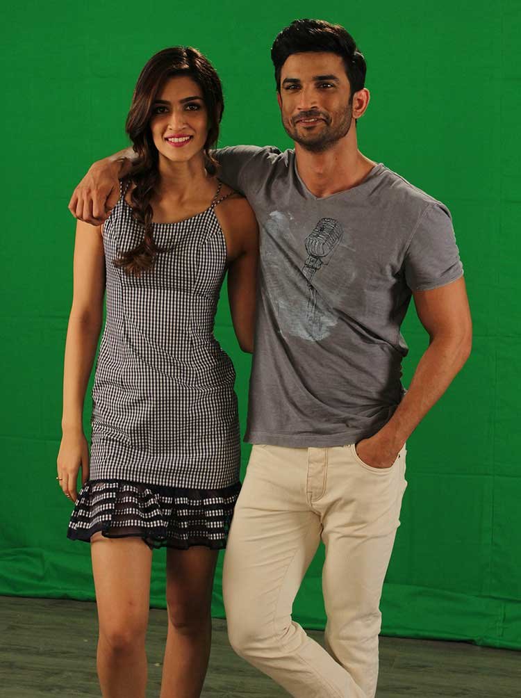 Kriti Sanon With Rumored Boyfriend Sushant Singh Rajput Kriti Sanon With Rumored Boyfriend Sushant Singh Rajput